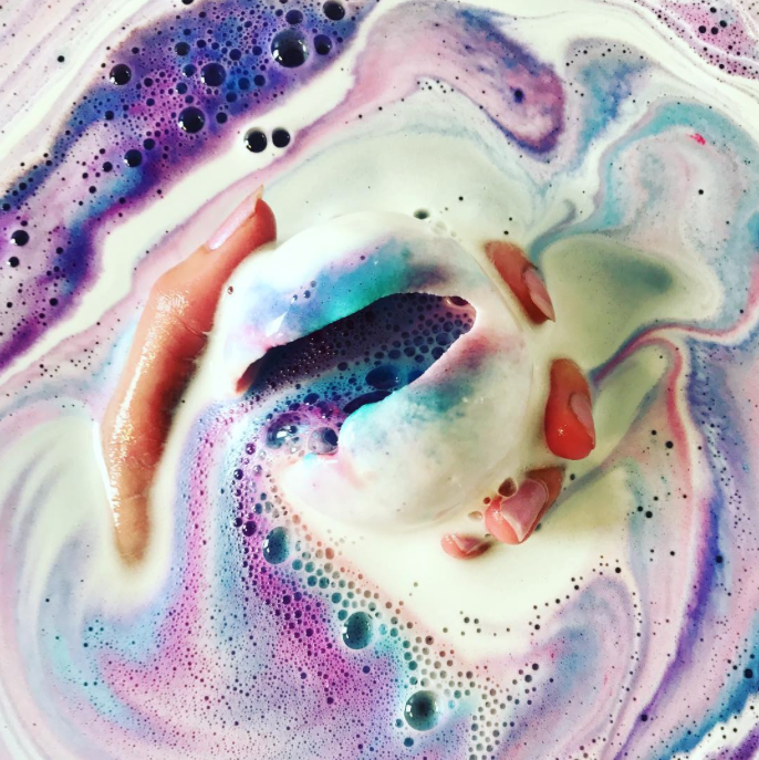 PSA: Lush Now Has A Bath Bomb Subscription Service